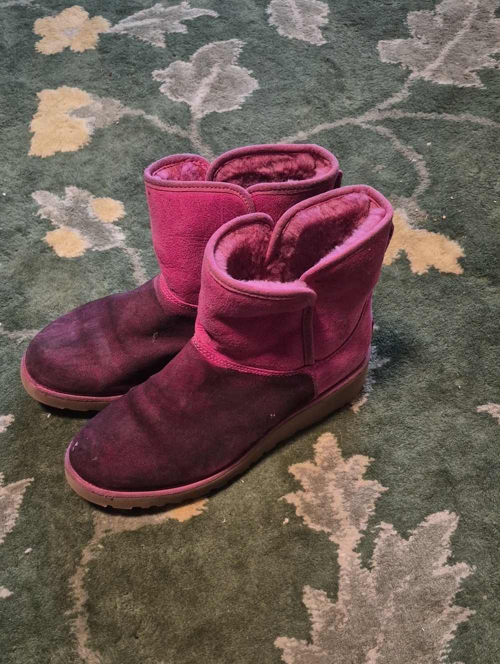 UGG Short Suede Winter Boots in Berry